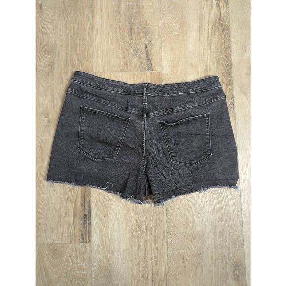 2 Pairs Universal Thread Jean Shorts! - Picture 6 of 9